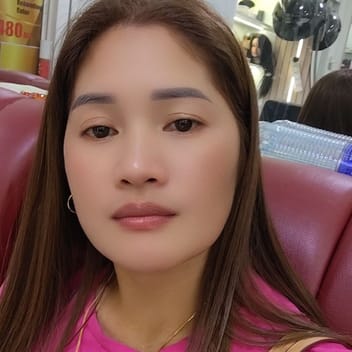 Emelie, Filipino nanny, in Dubai
