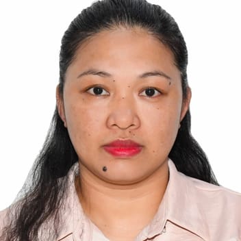 Manilyn , Filipino maid, in Dubai