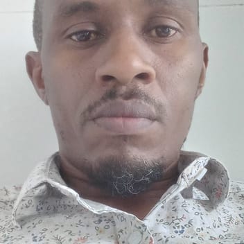 Benson, Kenyan driver, in Dubai