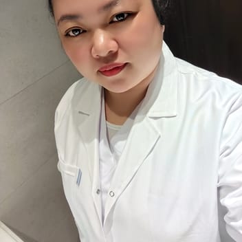 Neslie, Filipino nanny, in Jeddah