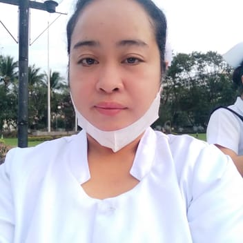 Genelette, Filipino nanny, in Riyadh
