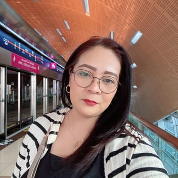 Rosalie, Filipino maid, in Dubai