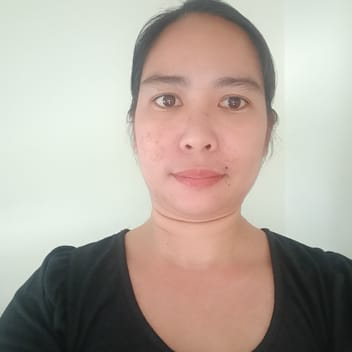 Julie, Filipino maid, in Dubai