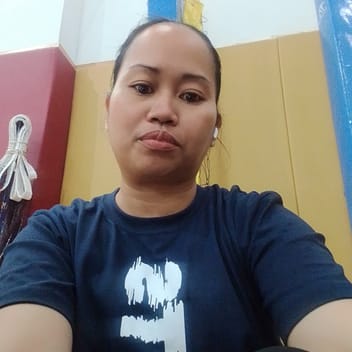 Lyn , Filipino nanny, in Dubai