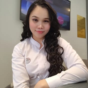 Maimona , Filipino elder-care worker, in Riyadh