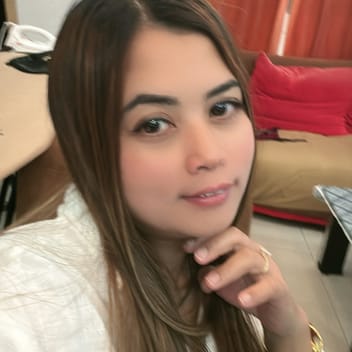 RUMINI , Indonesian nanny, in Dubai
