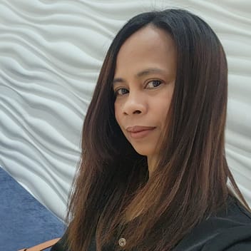 Gina, Filipino maid, in Abu Dhabi