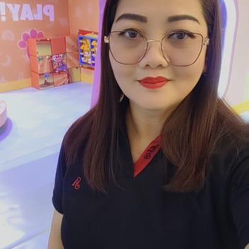 Clarita, Filipino nanny, in Abu Dhabi