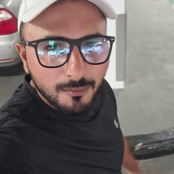 Jazab , Pakistani driver, in Dubai