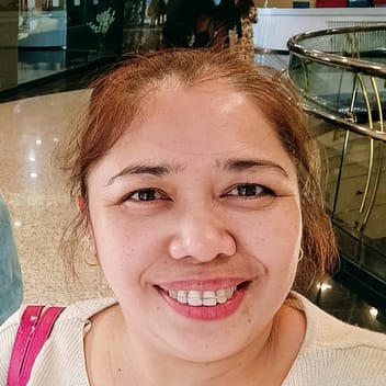 Shiela, Filipino nanny, in Dubai