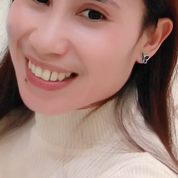 Julie , Filipino maid, in Dubai