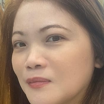 Evelyn , Filipino maid, in Dubai
