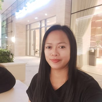 Susytte , Filipino nanny, in Abu Dhabi