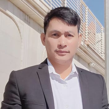 GERRY , Filipino driver, in Saudi Arabia