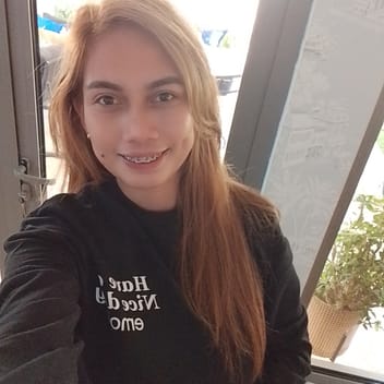 Jucelie , Filipino nanny, in Dubai