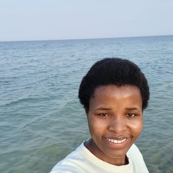 Mongina, Kenyan nanny, in Riyadh