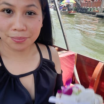 Edcel, Filipino maid, in Dubai