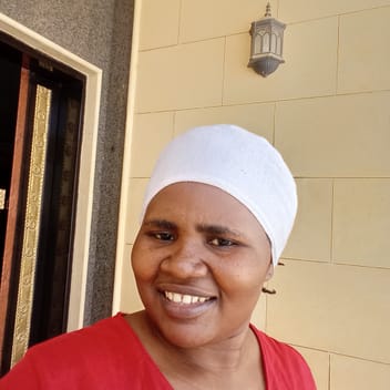 Dorine , Kenyan driver, in Saudi Arabia