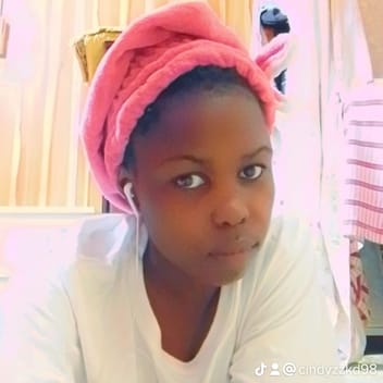 Tumusiime , Ugandan nanny, in Madinah