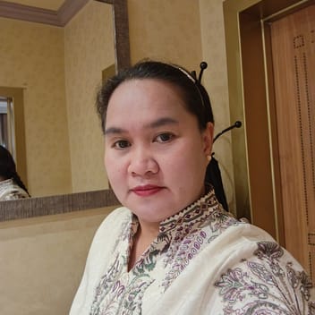 Jannette , Filipino elder-care worker, in Saudi Arabia