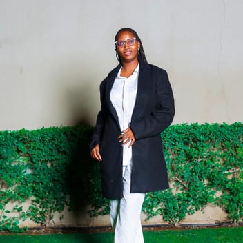 faith, Kenyan driver, in Riyadh