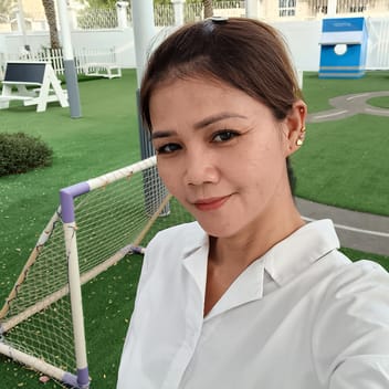 Roselda, Filipino maid, in Dubai