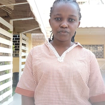TOPISTAR, Kenyan nanny, in Qatar