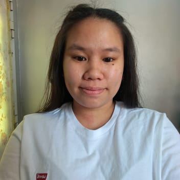 Darwiza, Filipino maid, in Dubai