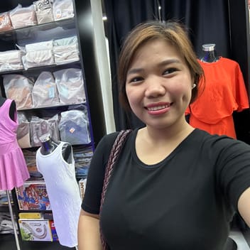 Glenda , Filipino nanny, in Dubai
