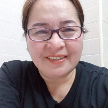 Ma Victoria, Filipino nanny, in Dubai