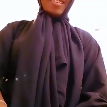 Queen, Saudi maid, in Jeddah