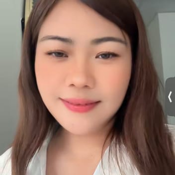 Maricel, Filipino driver, in Dubai