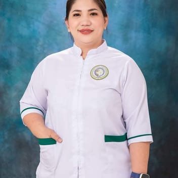 Esmeralda, Filipino nanny, in Jeddah