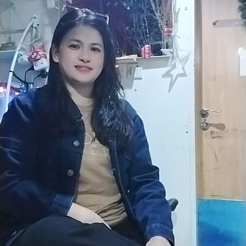 Albena , Filipino maid, in the UAE