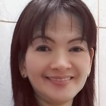 Esperanza , Filipino nanny, in Sharjah