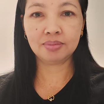 Raquel, Filipino nanny, in Dubai