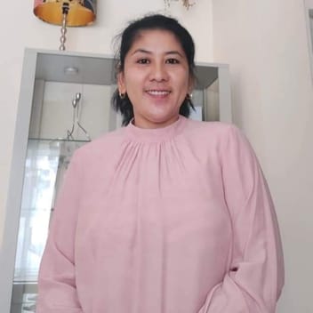 Rosalie , Filipino nanny, in Dubai
