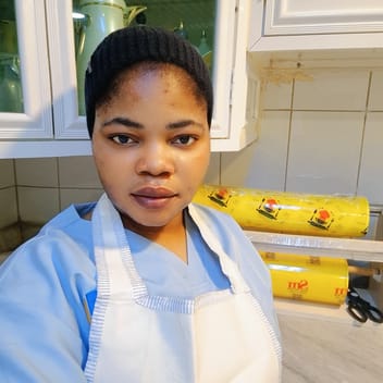 Omotosho omolayo , Nigerian nanny, in Riyadh