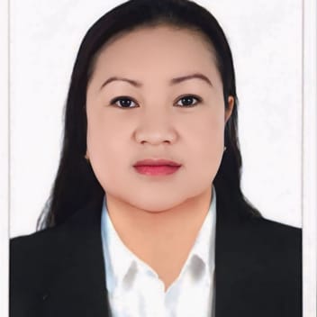 Gennie , Filipino elder-care worker, in Dubai
