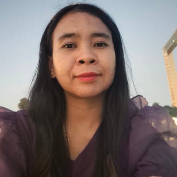 sri, Indonesian nanny, in Dubai