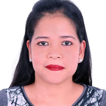 Amelia , Filipino maid, in Dubai