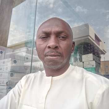 Tahir , Nigerian driver, in Madinah