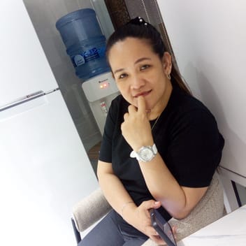 Gloann, Filipino elder-care worker, in Dubai