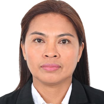 Alma, Filipino driver, in Dubai