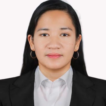 Daisy , Filipino nanny, in Dubai