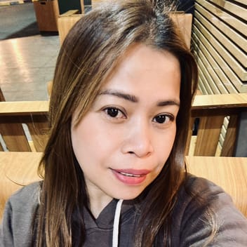 Evelyn, Filipino nanny, in Qatar
